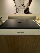 Carregar imagem no visualizador da galeria, MacBook Air M2 (2022) 13.6" midnight 8GB de Ram - 256GB SSD - Apple M
