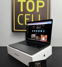 Carregar imagem no visualizador da galeria, Semi Novo - MacBook Air (de 13 polegadas, Processador M1 da Apple com CPU 8‑core e GPU 7‑core, 8 GB RAM, 512SSD) - Cinza espacial
